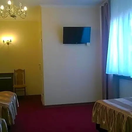 E7 *